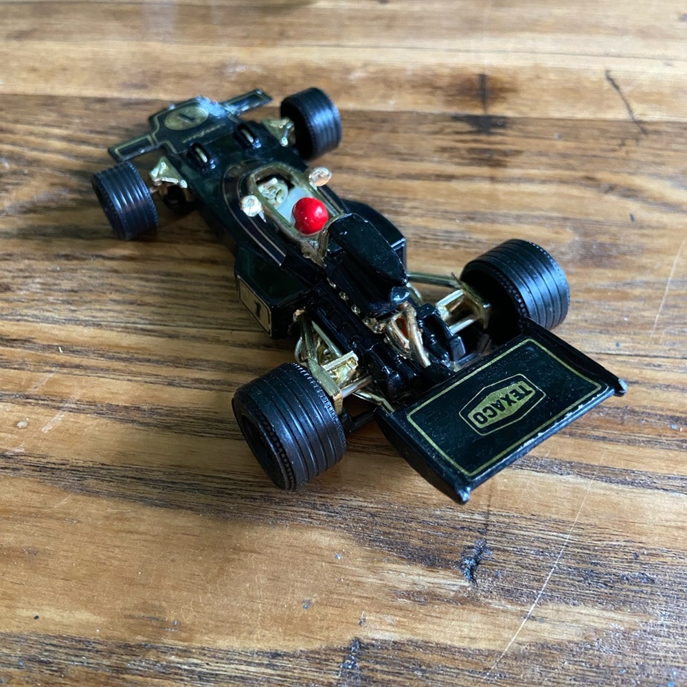 Corgi - Picture 3 of 4